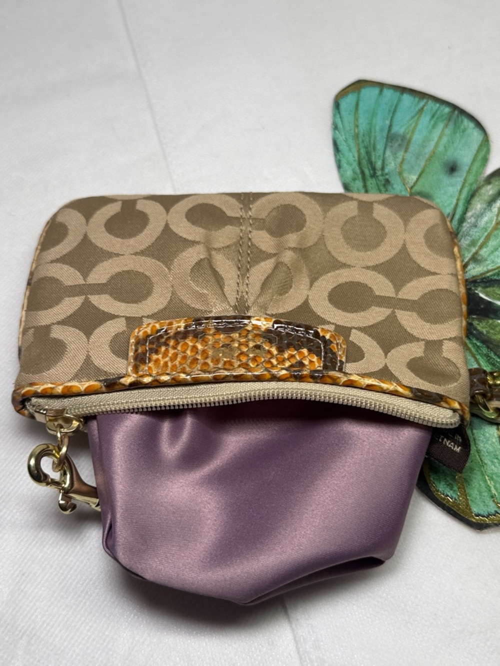 EUC Coach Tan Signature Wristlet with Snakeskin Trim Khaki Signature C Canvas - Picture 12 of 12